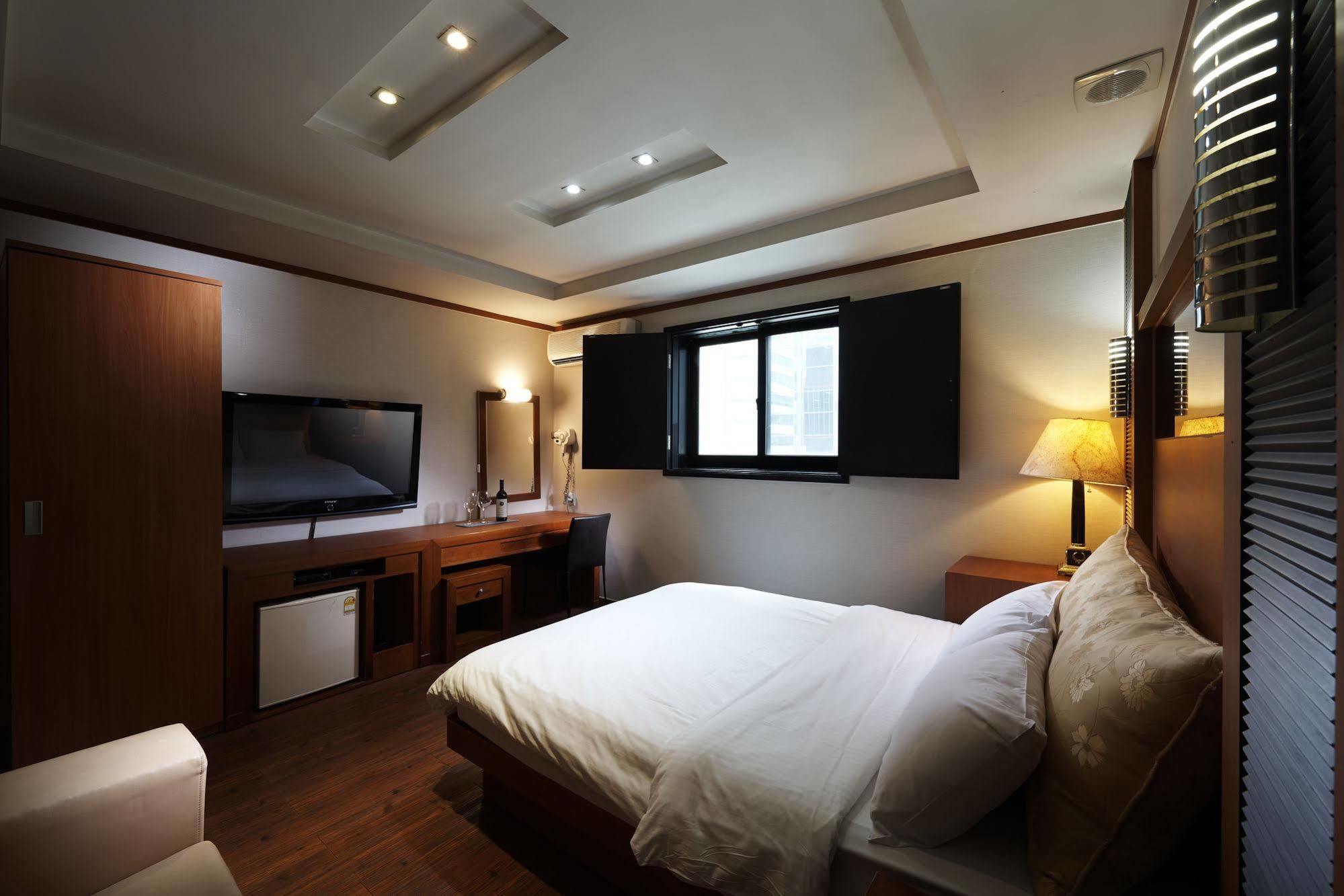 Hotel Noblesse, Yeoksam Seoul Exterior foto