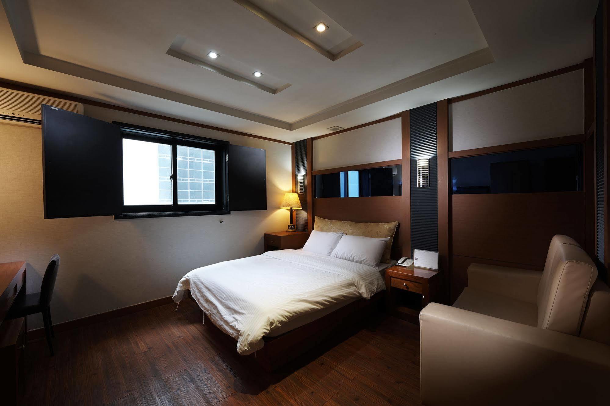 Hotel Noblesse, Yeoksam Seoul Exterior foto