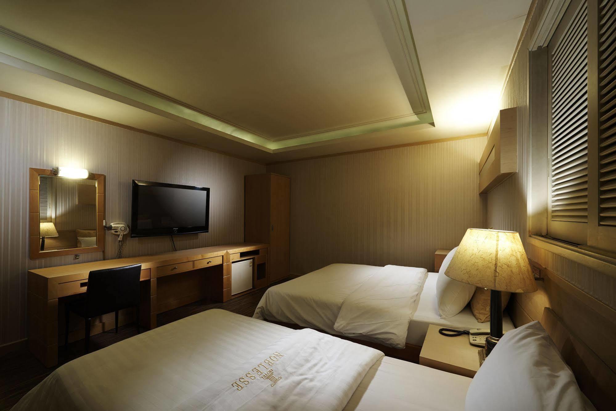 Hotel Noblesse, Yeoksam Seoul Exterior foto