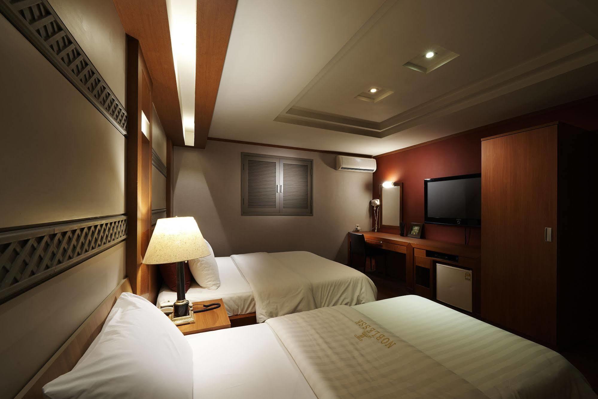 Hotel Noblesse, Yeoksam Seoul Exterior foto