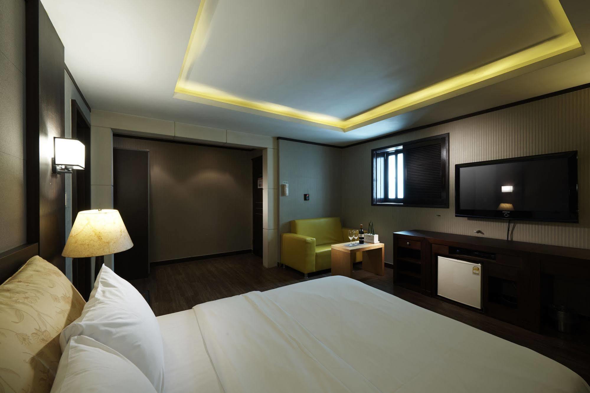 Hotel Noblesse, Yeoksam Seoul Exterior foto