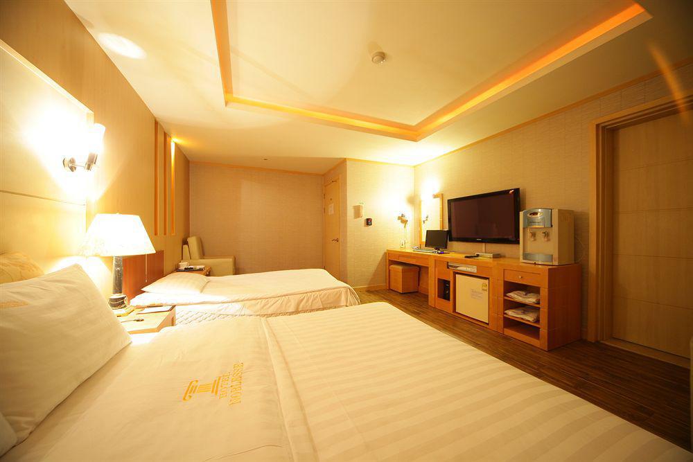 Hotel Noblesse, Yeoksam Seoul Exterior foto